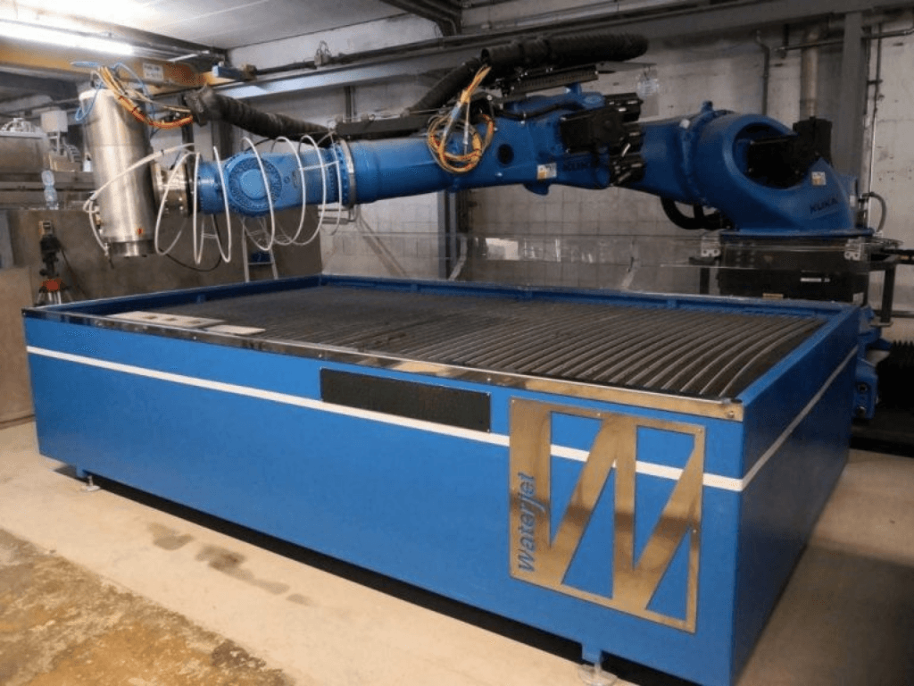 Autonomous robotic stone cutting